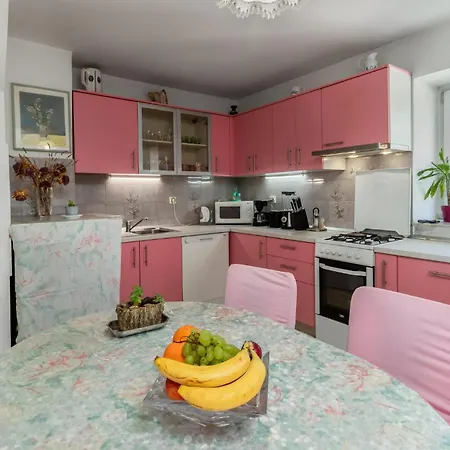 Dom wakacyjny Cozy In Palit With Kitchen *